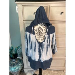 NWT CHA SOR tie-dye, blue/white who did pull over medium